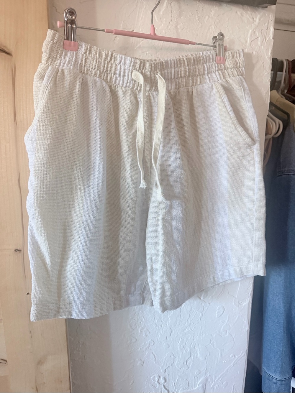 Malibu Men's White Drawstring Hybrid Shorts